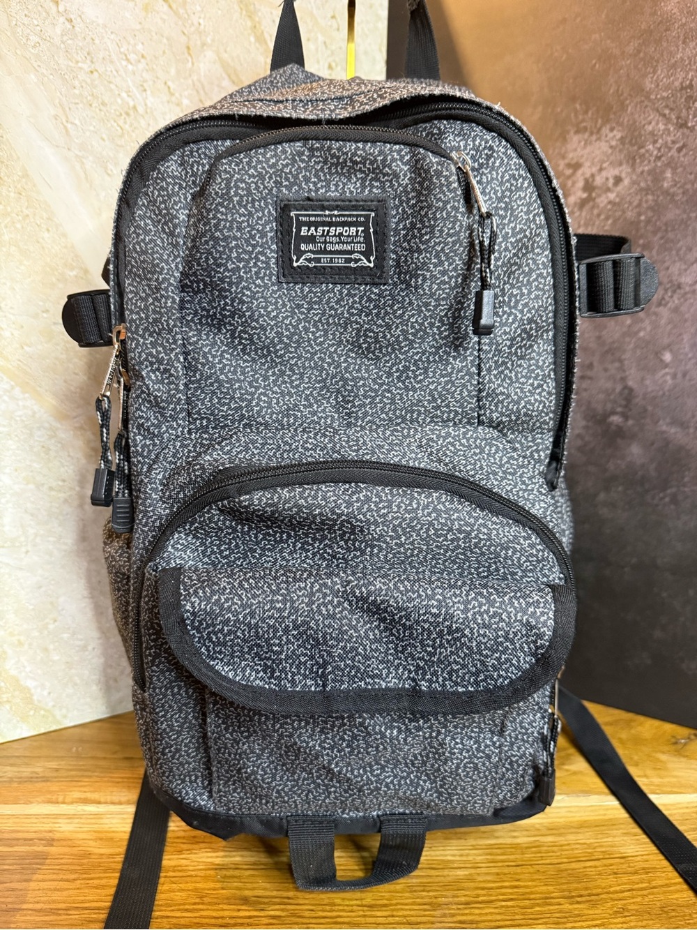 Eastsport backpack black and white pattern, Really good pre owned condition